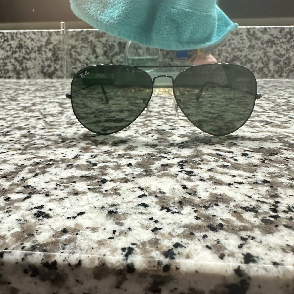Black Aviator Ray Bans